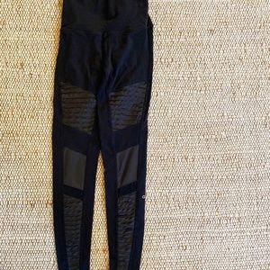Alo Yoga High-Waist Moto Legging (Size XS)